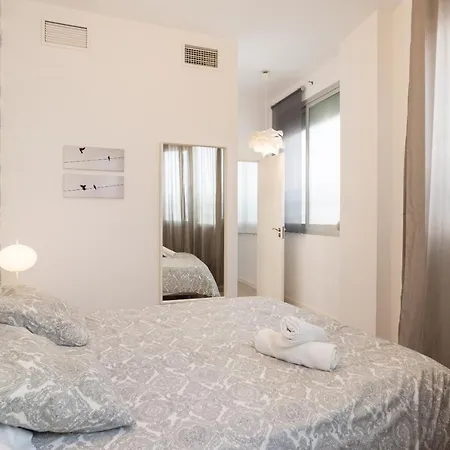 Mlg - Apartamento Trinidad Con Parking Málaga