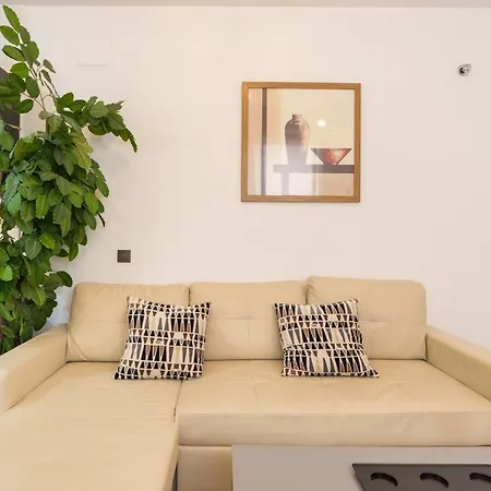 Mlg - Apartamento Trinidad Con Parking Málaga