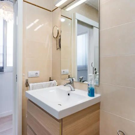 Mlg - Apartamento Trinidad Con Parking * Málaga